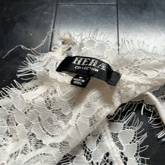 Lingerie Tops - small/medium (4 items) - Picture 8 of 14